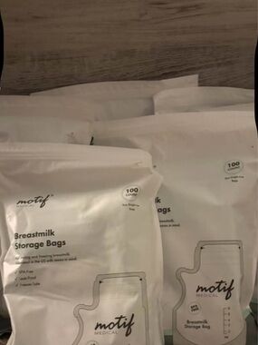 Motif Medical Breastmilk Storage Bags - White